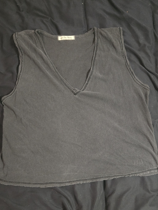 We The Free Tops - We The Free Vintage Style Dark Grey V-Neck Sleeveless Tank 🌞